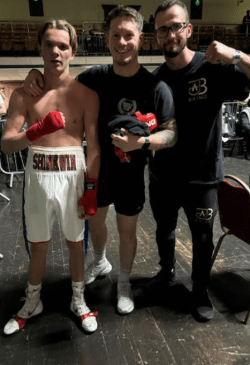 Ronnie wins at historic York Hall