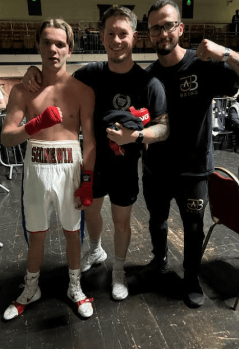 Ronnie wins at historic York Hall